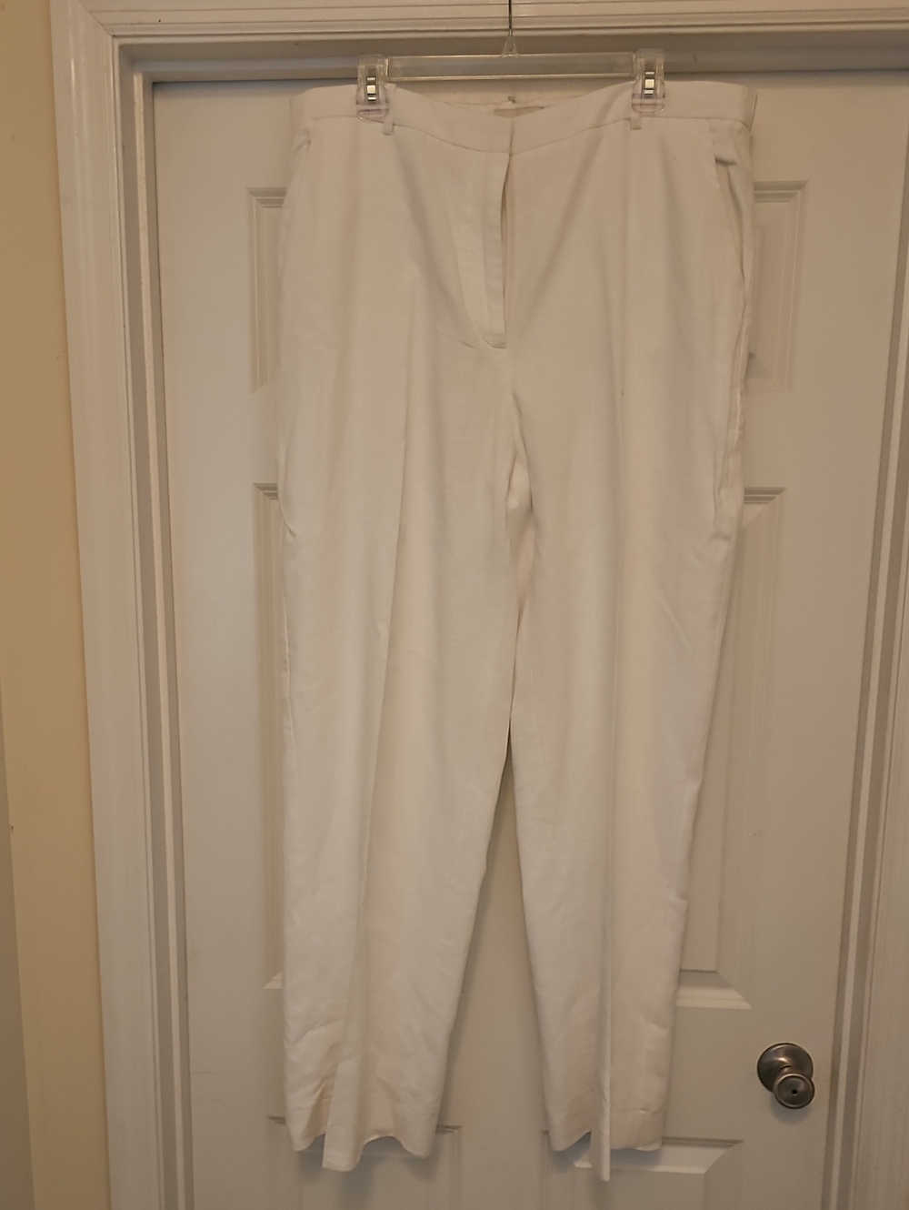 Abercrombie & Fitch Women's White Straight-Leg Trousers
